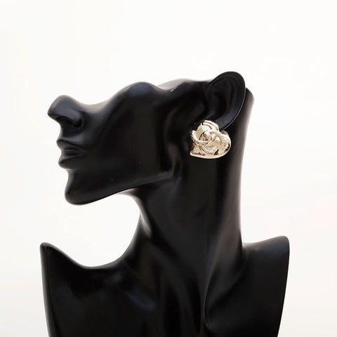 CHANEL B22B Heart COCO Mark 2022 Earring gold WS21529