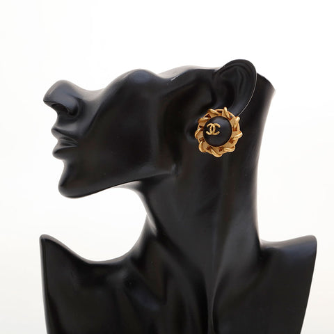 CHANEL 94P 1994 COCO Mark Earring gold WS21561