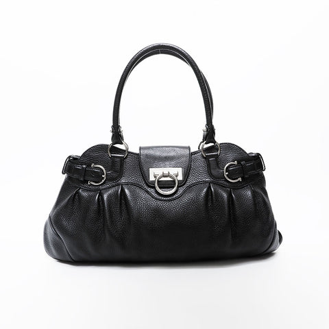 Salvatore Ferragamo Gancini leather Shoulder Bag black WS21577