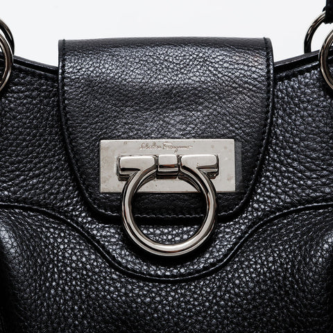 Salvatore Ferragamo Gancini leather Shoulder Bag black WS21577