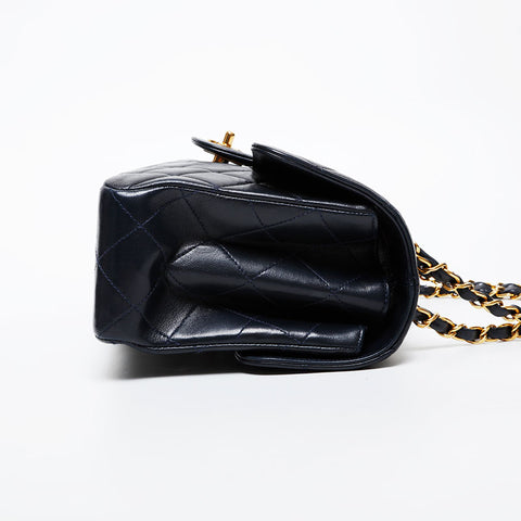 CHANEL No. 4 1996-1997 Lambskin Matelasse Chain 9.8" Double Face Shoulder Bag Navy WS21604