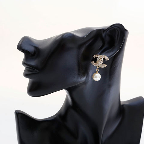 CHANEL A25V 2025 COCO Mark Rhinestone Pierce gold WS21677