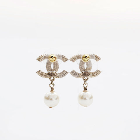 CHANEL A25V 2025 COCO Mark Rhinestone Pierce gold WS21677