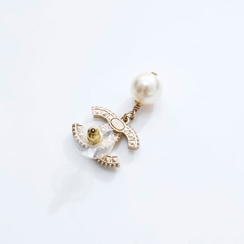 CHANEL A25V 2025 COCO Mark Rhinestone Pierce gold WS21677