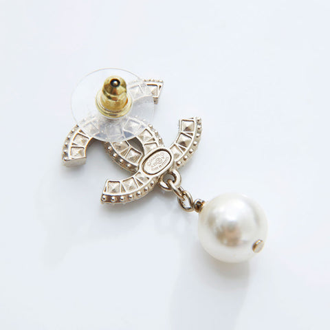 CHANEL A25V 2025 COCO Mark Rhinestone Pierce gold WS21677