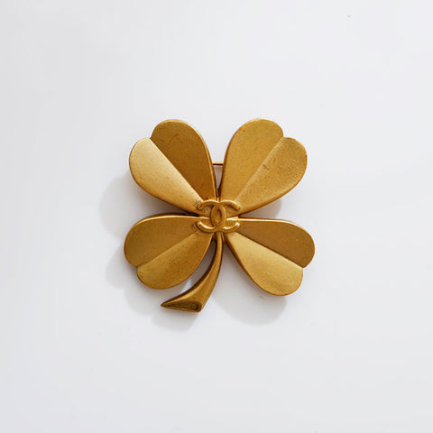 CHANEL 94A 1994 COCO Mark Clover Brooch gold WS21878
