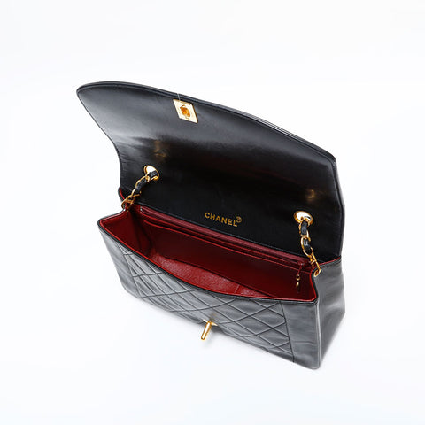 CHANEL No. 1 1989-1991 Diana 25 Matelasse Lambskin Shoulder Bag black WS21907