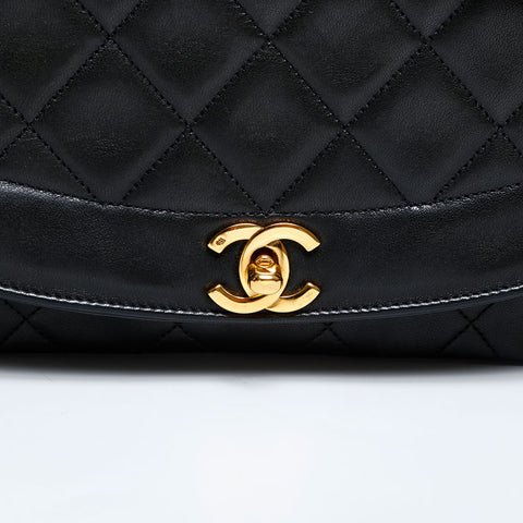 CHANEL No. 1 1989-1991 Diana 25 Matelasse Lambskin Shoulder Bag black WS21907