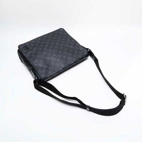 LOUIS VUITTON 2017 Monogram Eclipse District MM Shoulder Bag black WS21940