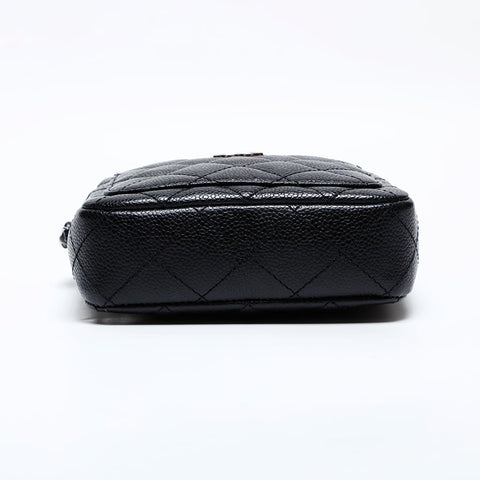 CHANEL 10 series 2005-2006 Caviar Chain Matelasse Shoulder Bag black WS22043
