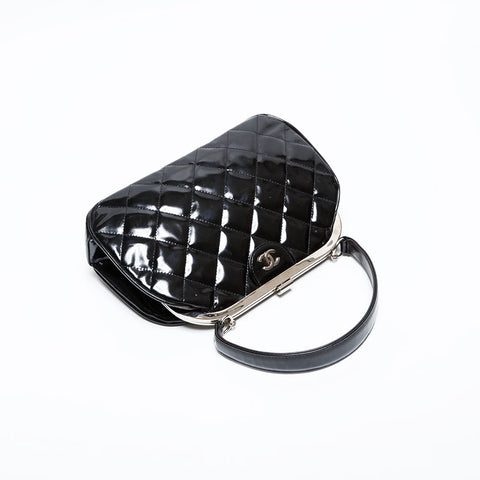 シャネル CHANEL 4番台 1996-1997 パテントレザー がま口 ココマーク バニティ ハンドバッグ ブラック WS22076