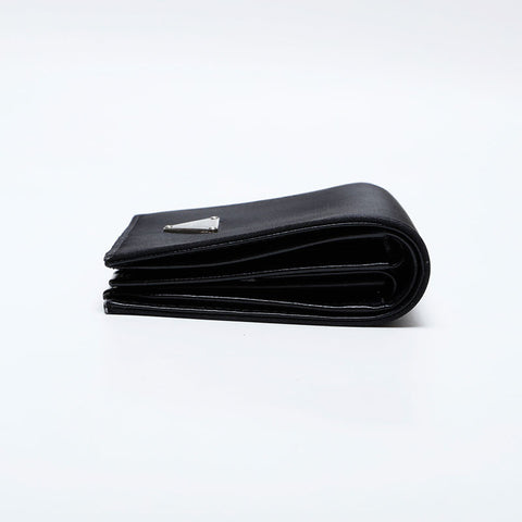 PRADA Nylon triangle logo Bifold Wallet black WS22109