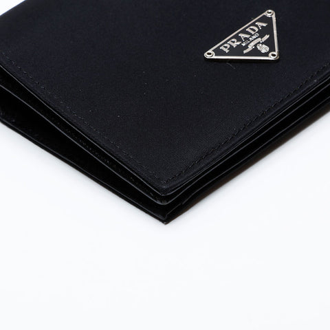 PRADA Nylon triangle logo Bifold Wallet black WS22109