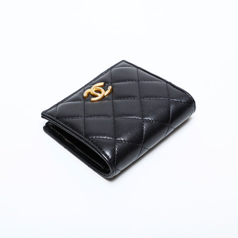 CHANEL No. 31 Matelasse Bifold Wallet black WS22118