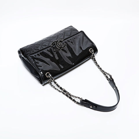 CHANEL No. 19 2014 Patent Leather COCO Mark Matelasse Chain Shoulder Bag black WS22130