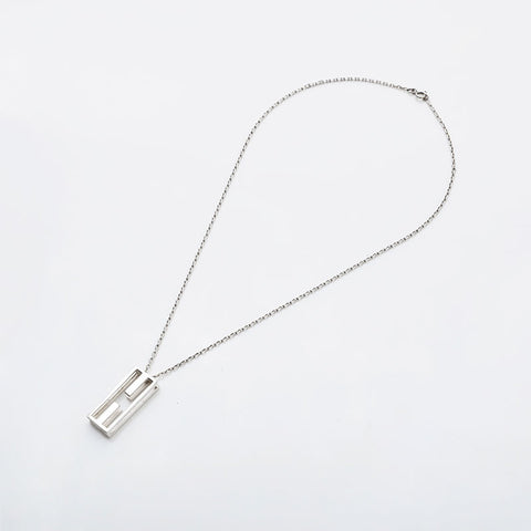 エルメス HERMES ロゴ ネックレス シルバー WS22182