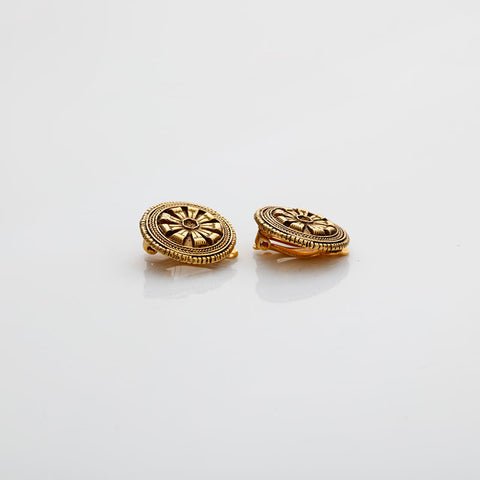 CHANEL round Earring gold WS22209