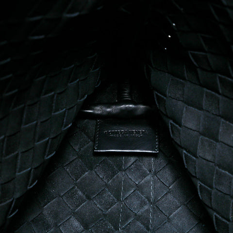 ボッテガヴェネタ BOTTEGAVENETA イントレチャート レザー ショルダーバッグ ブラック WS22254