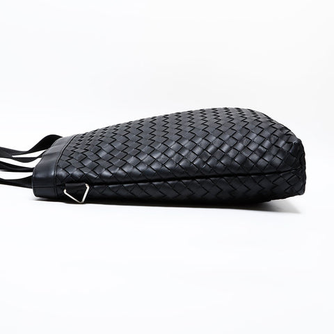 ボッテガヴェネタ BOTTEGAVENETA イントレチャート レザー ショルダーバッグ ブラック WS22254