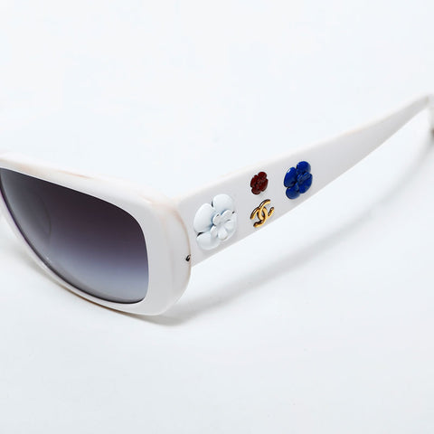CHANEL Camelia sunglasses white WS22326