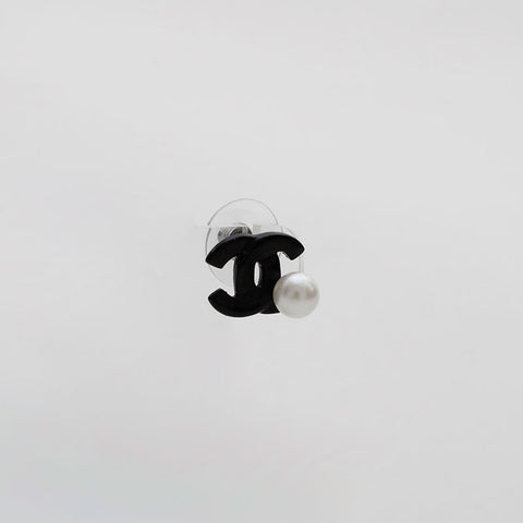 CHANEL 05P COCO Mark Pearl 2005 Pierce black WS22362
