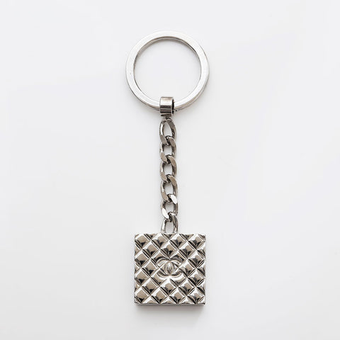 CHANEL 98A COCO Mark 1998 Matelasse Cambon key ring Silver WS22366
