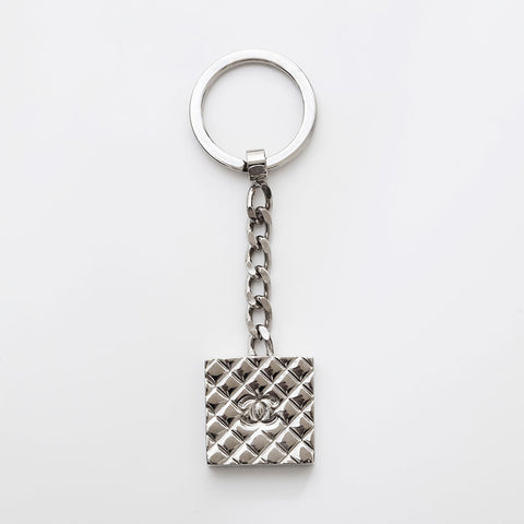 CHANEL 98A COCO Mark 1998 Matelasse Cambon key ring Silver WS22366