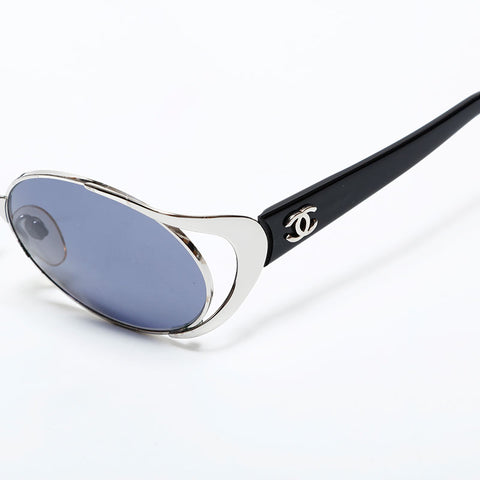 CHANEL Metal frame sunglasses black WS22386