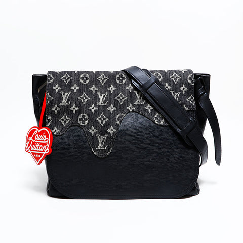 LOUIS VUITTON Monogram Drip Buzz Tokyo NIGO collaboration Shoulder Bag black WS22444
