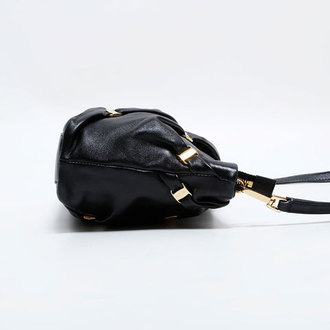 サルヴァトーレフェラガモ Salvatore Ferragamo ヴァラ レザー 2022年 ショルダーバッグ ブラック WS22467