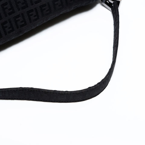 フェンディ FENDI ズッキーノ キャンバス マンマ ショルダーバッグ ブラック WS22480