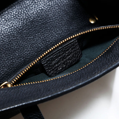 サルヴァトーレフェラガモ Salvatore Ferragamo レザー ミニ エイミー ハンドバッグ ブラック WS22502