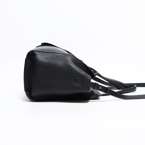サルヴァトーレフェラガモ Salvatore Ferragamo レザー ミニ エイミー ハンドバッグ ブラック WS22502