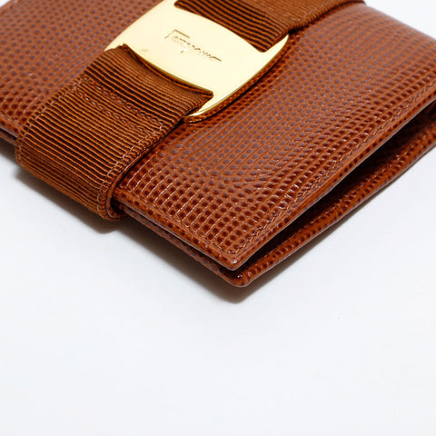 サルヴァトーレフェラガモ Salvatore Ferragamo 型押し レザー ヴァラ 二つ折り財布 ブラウン WS22542