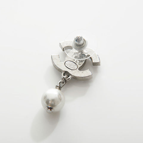 CHANEL 2005 COCO Mark Pearl Drop Pierce Silver WS22573