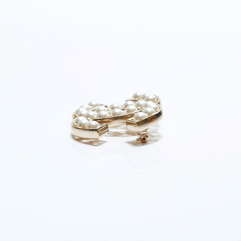 CHANEL B19V COCO Mark Pearl 2019 Brooch gold WS22577
