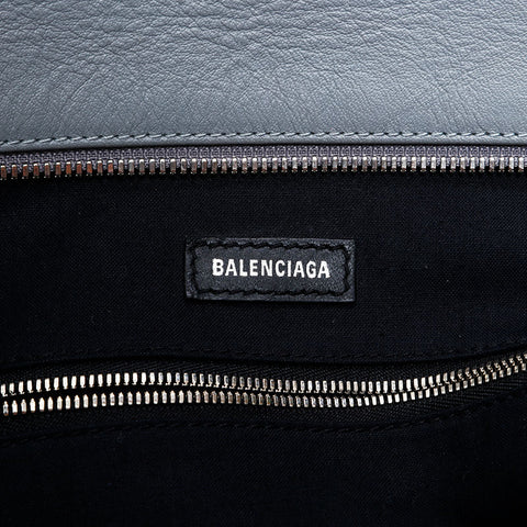 BALENCIAGA Logo Everyday East West Large Tote Tote Bag gray WS22591