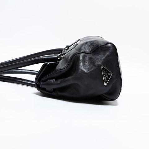 プラダ PRADA レザー ショルダーバッグ ブラック WS22601