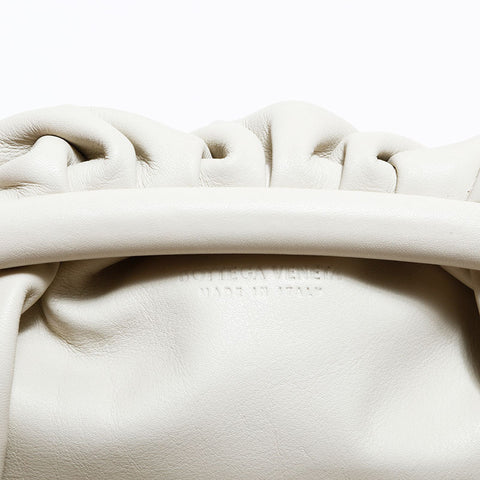 ボッテガヴェネタ BOTTEGAVENETA ミニ ザ ポーチ レザー ショルダーバッグ ホワイト WS22619