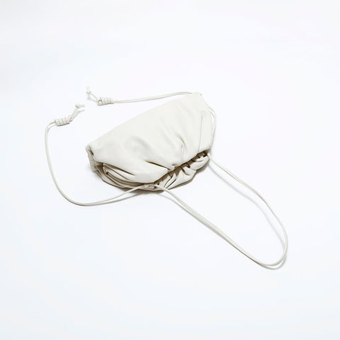 ボッテガヴェネタ BOTTEGAVENETA ミニ ザ ポーチ レザー ショルダーバッグ ホワイト WS22619