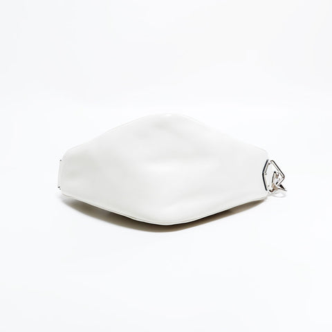 プラダ PRADA レザー トライアングル ショルダーバッグ ホワイト WS22644