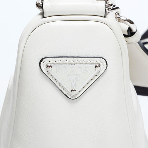 プラダ PRADA レザー トライアングル ショルダーバッグ ホワイト WS22644