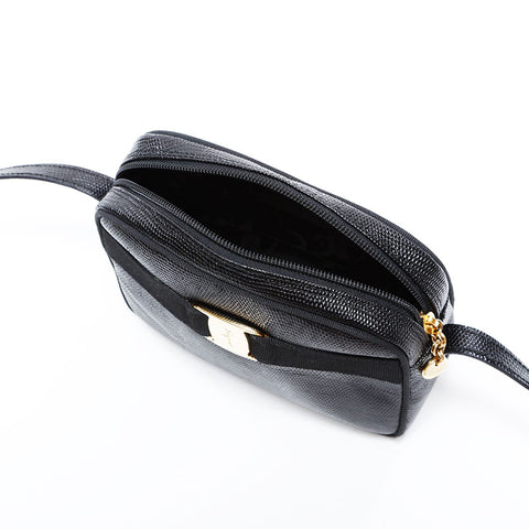 サルヴァトーレフェラガモ Salvatore Ferragamo 型押しレザー ヴァラ ショルダーバッグ ブラック WS22692