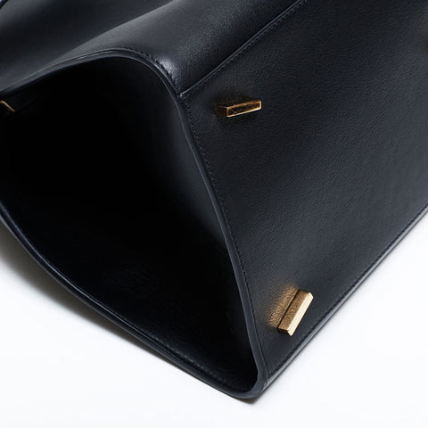 サルヴァトーレフェラガモ Salvatore Ferragamo ハグ Hug レザー ハンドバッグ ブラック WS22700