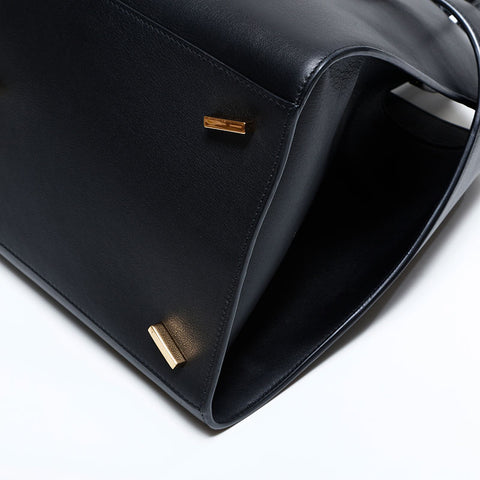 サルヴァトーレフェラガモ Salvatore Ferragamo ハグ Hug レザー ハンドバッグ ブラック WS22700
