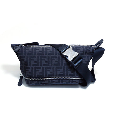 Fendi Zucca Modèle tout-over monochrome sac crossbody toile sac carrosserie noir gris ws2271