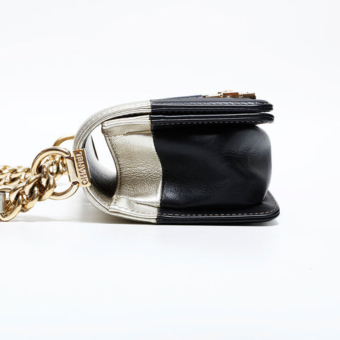 シャネル CHANEL 21番台 2015-2016 ミニ ボーイ バイカラー ショルダーバッグ ブラック シルバー WS22814