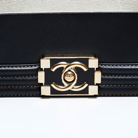 シャネル CHANEL 21番台 2015-2016 ミニ ボーイ バイカラー ショルダーバッグ ブラック シルバー WS22814