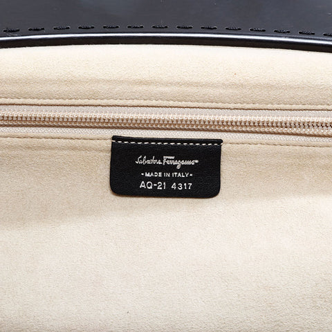 サルヴァトーレフェラガモ Salvatore Ferragamo レザー ガンチーニ ショルダーバッグ ブラック WS22822