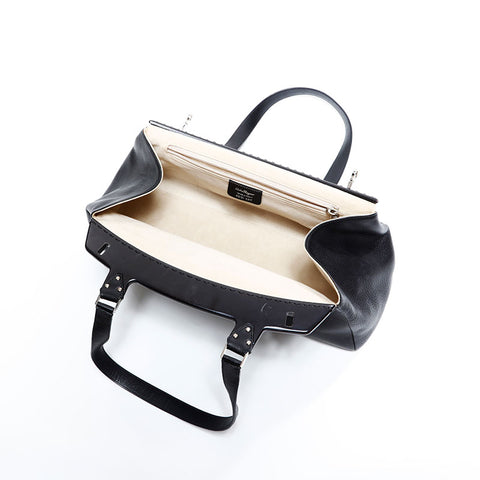 サルヴァトーレフェラガモ Salvatore Ferragamo レザー ガンチーニ ショルダーバッグ ブラック WS22822